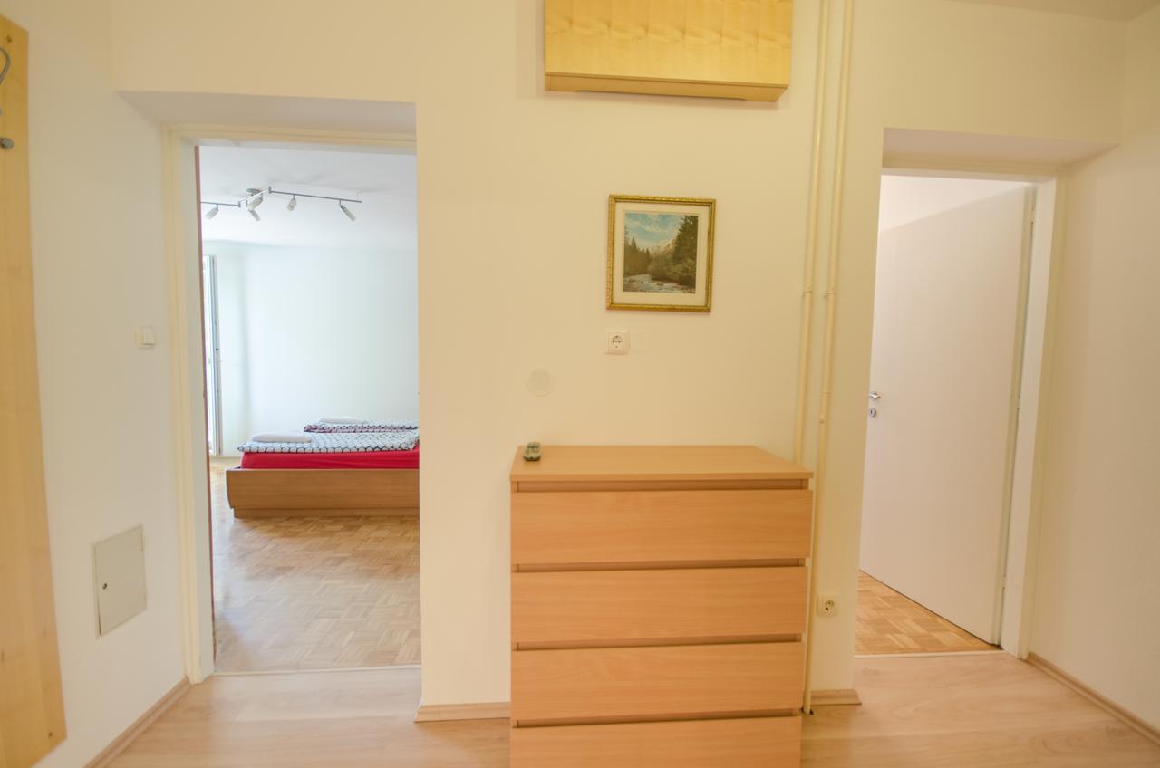 Apartment Near The Train Station Ljubljana Eksteriør billede